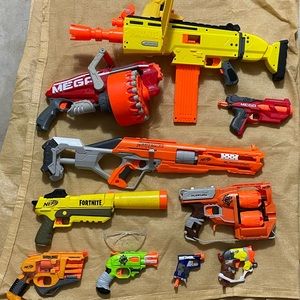 10 Nerf Guns Huge & Small toys